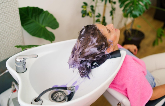 Why Washing Your Hair Is Important Before Coloring It